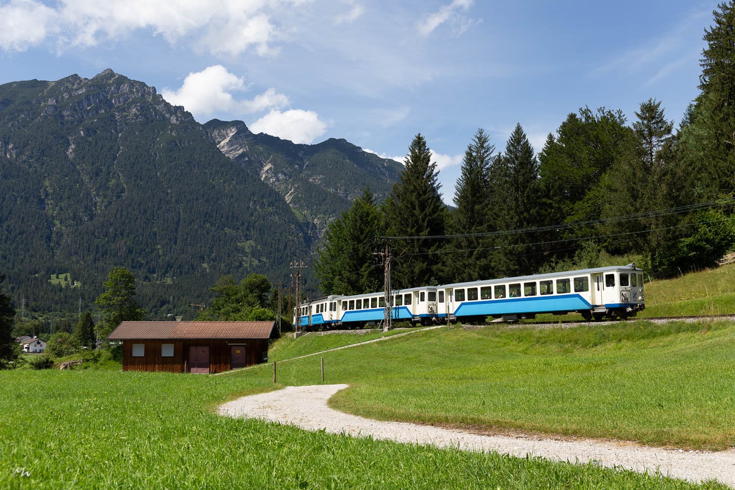 Die Zugspitzbahn fährt!