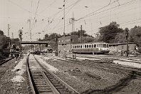 km 20,8  Zwischen km 20,3 und 21,9 kommt die Strecke 2206 sogar zu Personenzugehren! Zwischen Abzweig Grafenbusch und Oberhausen-Osterfeld Süd benutzen die Züge der Linie Oberhausen - Dorsten ein kurzes Stück unserer Strecke. Als die Aufnahme des 515 591 am 14. September 1991 im Westkopf des Rangierbahnhofs entstand, wurden hier gerade die Gleisanlagen umgebaut. Die ETAs waren hier über Jahrzehnte ein gewohntes Bild. : 4-5-8 D Elektrotriebwagen, 515 / 815 (DB ETA 150), DB / DRB / DR, DB 515, O, Str 2206 WAN - OB-Sterkrade, a - Aufnahmeort, a Deutschland, ao Oberhausen, ao Oberhausen-Osterfeld, e - Eisenbahn, eb - Eigentümer- / Betreiberbezeichnung, eb DB 515 591, es - Streckennummer, es 2206 km 20-8