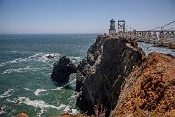 Point Bonita Light (California, USA)  Auch wenn der kleine Leuchtturm Point Bonita selbst kein aufwändiges Bauwerk ist, gehört dieses Leuchtfeuer zu den schönsten und spektakulärsten, die ich bislang kennenlernen durfte: Der Turm sitzt auf einem Felsen nördlich der Einfahrt zum Golden Gate und ist nur über ein Brückchen zu erreichen. Ein überwältigender Ausblick! (27. Juni 2009) : Aufnahmeort, LT Point Bonita, USA