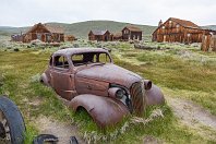 Ghost Town of Bodie  Die Geisterstadt von Bodie im US-Bundesstaat Nevada  ist eine kleine Legende: Sie entstand nach 1859 als Goldgräbersiedlung und wurde in den 1930er-Jahren aufgegeben. Heute kann man durch die Straßen ziehen und durch die Fensterscheiben in die Vergangenheit blicken – nichts wurde hier verändert  (30. Juni 2009).